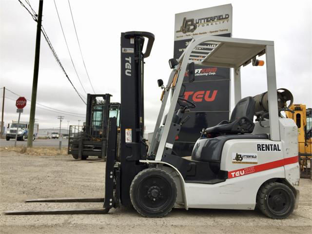 TEU FCG25 Cushion tire 5,000lb capacity forklift in Heavy Equipment in Regina