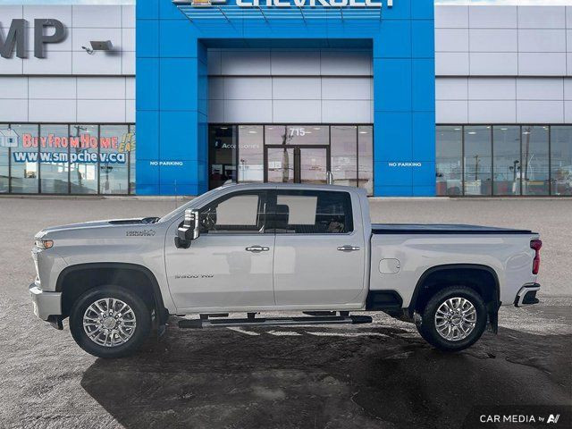 2022 Chevrolet Silverado 3500HD High Country 4X4 | 6.6 GAS V8 in Cars & Trucks in Saskatoon - Image 2