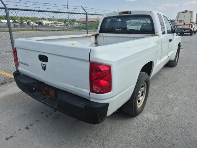 2006 Dodge Dakota ST in Cars & Trucks in Barrie - Image 5