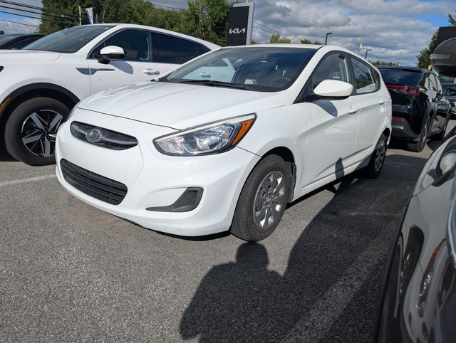 Accent L 2015 Bluetooth mains libres port USB et entrée AUX à ve in Cars & Trucks in Trois-Rivières