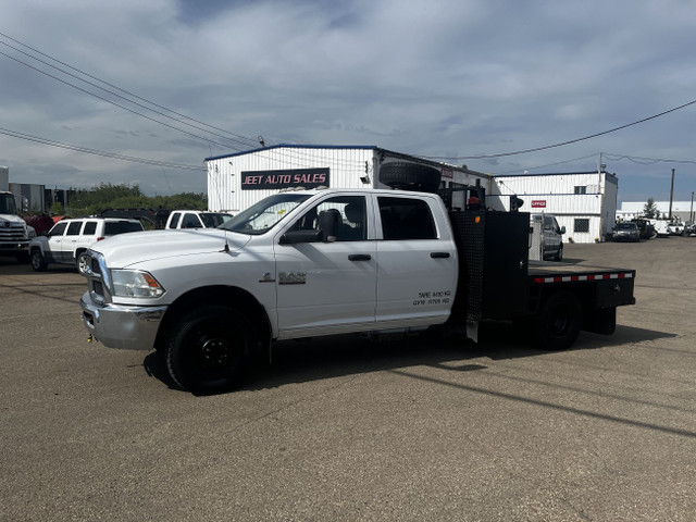 2013 Dodge Ram 3500 SLT CREW CAB FLAT DECK in Cars & Trucks in Edmonton - Image 2