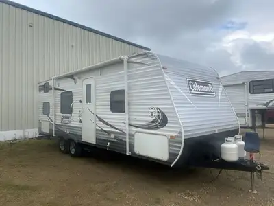 Coleman Bunkhouse Travel TrailerThis versatile travel trailer is designed for family comfort and con...
