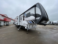 2022 CARBON 418 TOY HAULER, 15 FOOT GARAGE, CLEARANCE SALE.