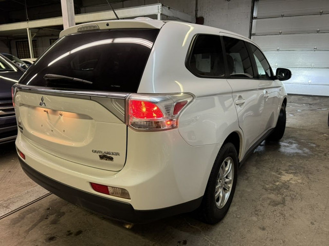 2014 Mitsubishi Outlander SE in Cars & Trucks in City of Montréal - Image 4