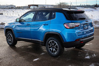 This Jeep Compass has a powerful Intercooled Turbo Regular Unleaded I-4 2.0 L/122 engine powering th... (image 1)