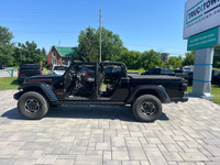 2023 Jeep Gladiator Mojave 4x4 with the 3.6L V6, automatic transmission, and only 44,003kms! Clean h... (image 1)
