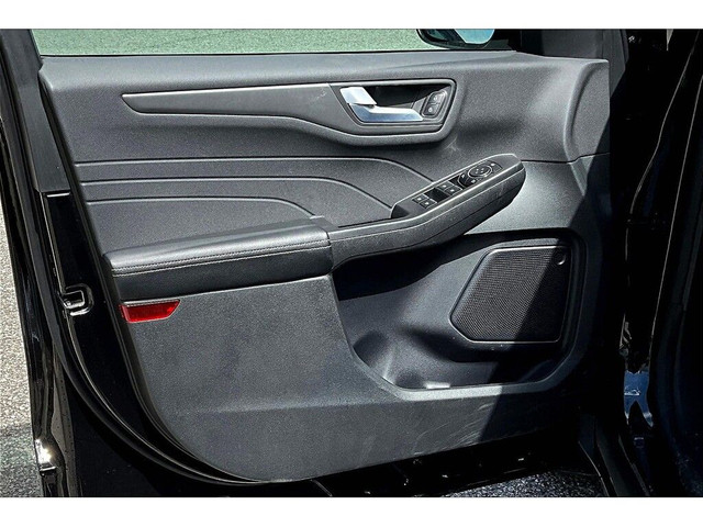 2024 Ford Escape PHEV in Cars & Trucks in Barrie - Image 2