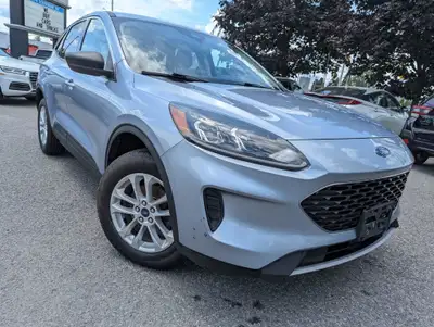 ESCAPE HYBRID! AWD, GPS/NAVIGATION, HEATED SEATS, BACKUP CAMERA, APPLE CARPLAY/ANDROID AUTO, POWER W...