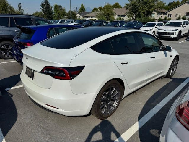 2021 Tesla Model 3 in Cars & Trucks in Tricities/Pitt/Maple - Image 3