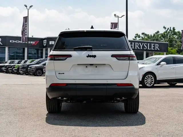 2025 Jeep Grand Cherokee L Altitude dans Autos et camions dans Barrie - Image 7