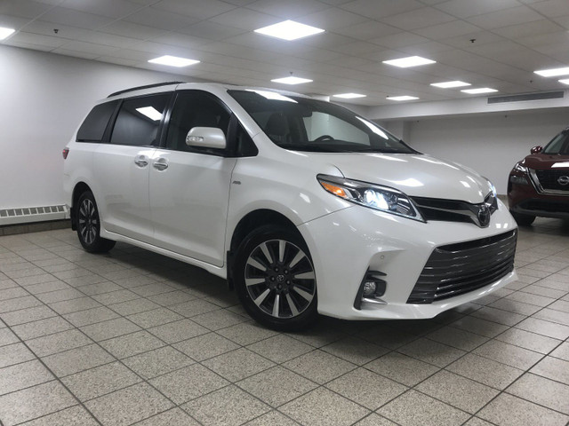 2018 Toyota Sienna XLE AWD 7-PASS in Cars & Trucks in Calgary