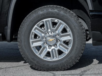 6-Way MultfFlex Tailgate | Duramax Diesel | Power Retractable Assist Steps | Sunroof | Black Emblems... (image 3)