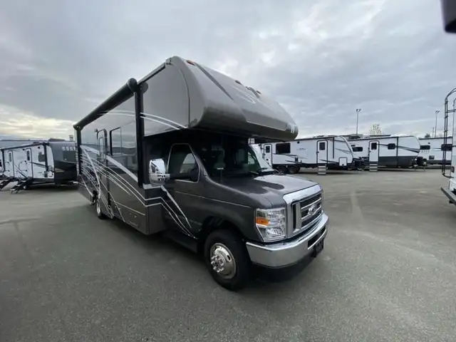 2025 Winnebago Minnie Winnie 26T in RVs & Motorhomes in Abbotsford - Image 2