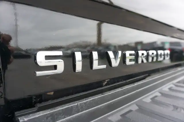 2018 Chevrolet Silverado 2500HD in Cars & Trucks in Oakville / Halton Region - Image 35