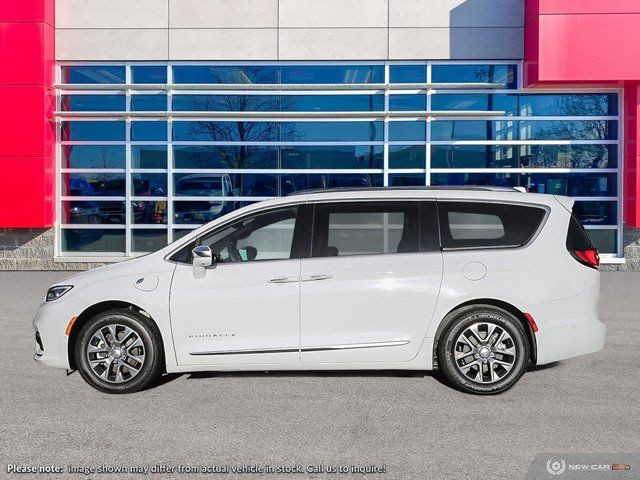 2024 Chrysler Pacifica Plug-In Hybrid Pinnacle | Navigation in Cars & Trucks in Guelph - Image 4