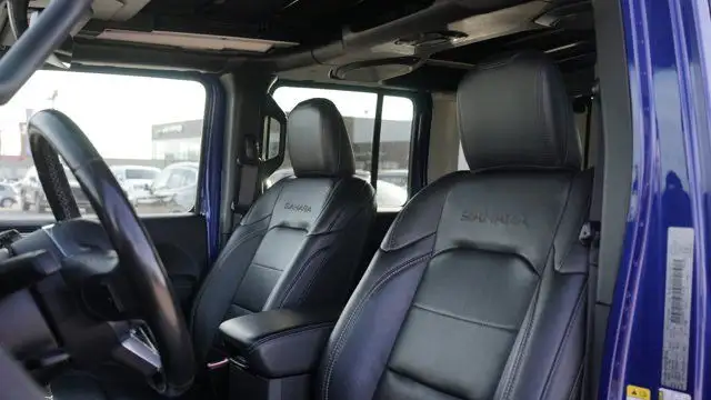 2019 Jeep Wrangler Unlimited Sahara 4x4 | Leather in Cars & Trucks in Guelph - Image 8
