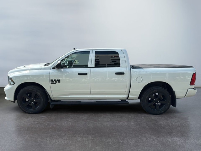 2022 Ram 1500 Classic EXPRESS CREW CAB UCONNECT BLUETOOTH BOITE  in Cars & Trucks in Laval / North Shore - Image 3