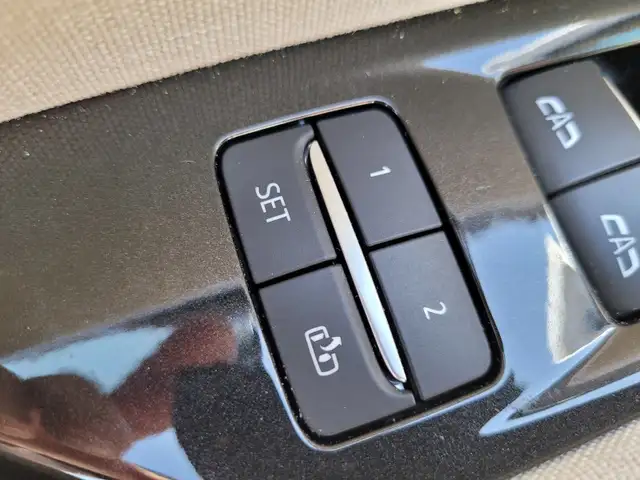 2024 Cadillac Escalade dans Autos et camions dans Peterborough - Image 22