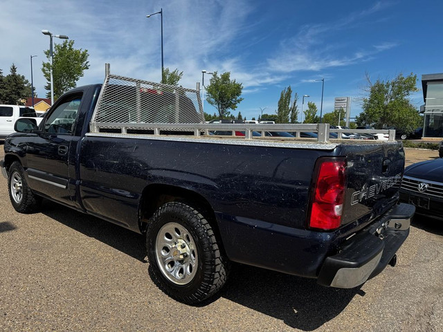 2005 Chevrolet Silverado 1500 V6 - ONLY 56K - Reg Cab - LONG BOX in Cars & Trucks in Edmonton - Image 3