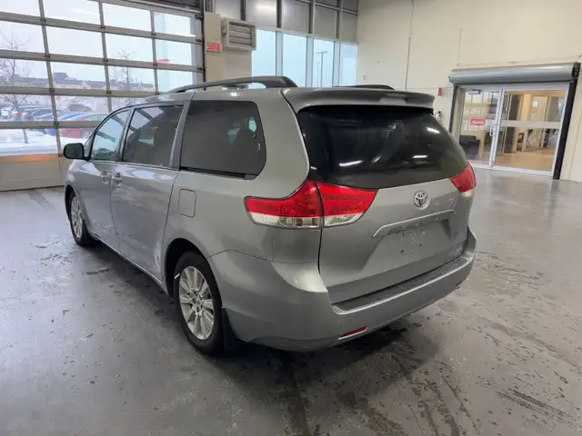 2012 TOYOTA SIENNA LE *NO ACCIDENTS EVER* ELECTRIC DOORS SLIDING DOORS62940368939137122
