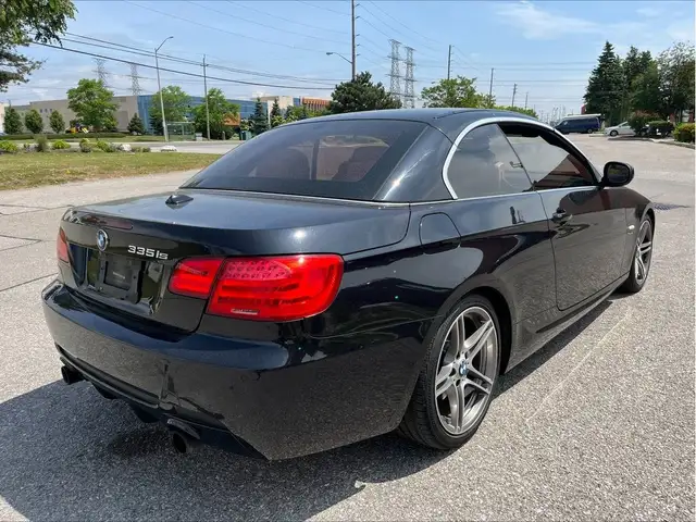 2011 BMW 3 Series Cabriolet 335is in Cars & Trucks in Mississauga / Peel Region - Image 8