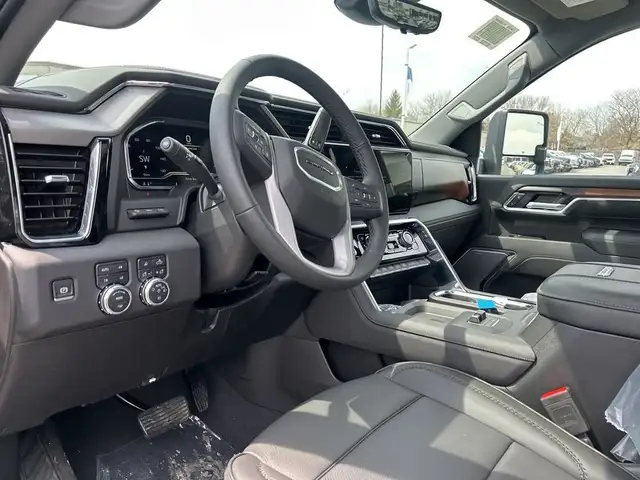 2025 GMC Sierra 2500HD Denali in Cars & Trucks in Oakville / Halton Region - Image 14