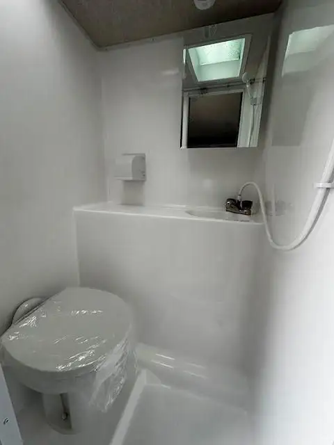 2026 ARCTIC FOX 811 in Travel Trailers & Campers in Edmonton - Image 9