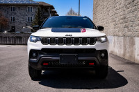 Low Mileage, Off-Road Package, Blind Spot Detection, Leather Seats, 4G Wi-Fi, Heated Steering Wheel!... (image 3)