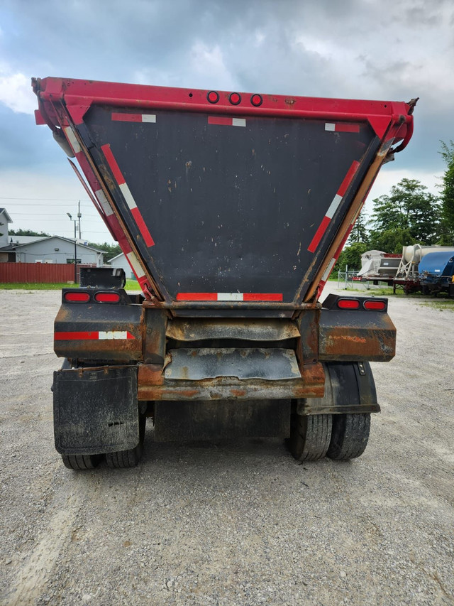 2011 Trail King 48 ft / 5 Axle Live Bottom Belt Trailer in Heavy Equipment in Barrie - Image 3