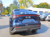 100% CANADIAN VEHICLE Visit Our Website @ EliteLuxuryMotors.ca _____________________________________... (image 9)