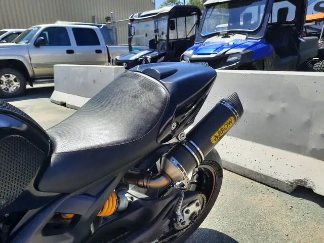 2011 Ducati MONSTER Monster 796 - Diamond Black Silk in Street, Cruisers & Choppers in Bridgewater - Image 13