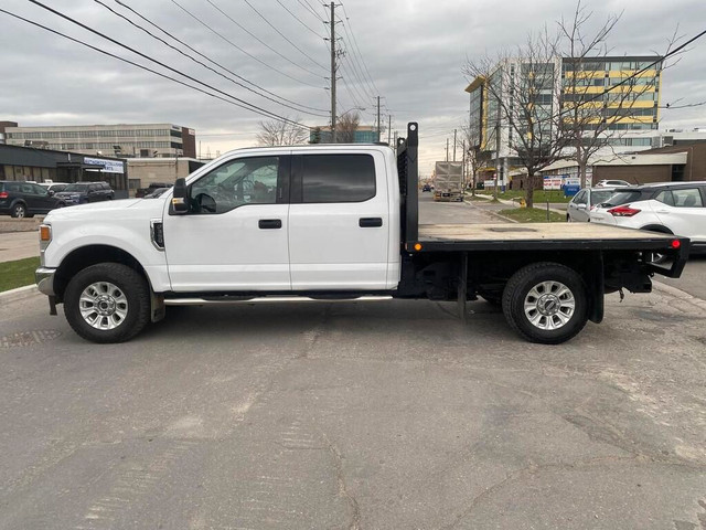  2022 Ford F-350 XLT Crew Cab Flat Bed 4WD in Cars & Trucks in City of Toronto - Image 4