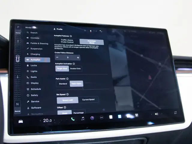 2022 Tesla Model S AWD | 21\" RIM | YOKE STEERING in Cars & Trucks in Mississauga / Peel Region - Image 23