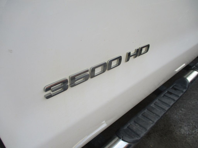 2015 Chevrolet Silverado 3500HD 4X4  CREW SPACE CAB FINANCEMENT in Cars & Trucks in Laval / North Shore - Image 3