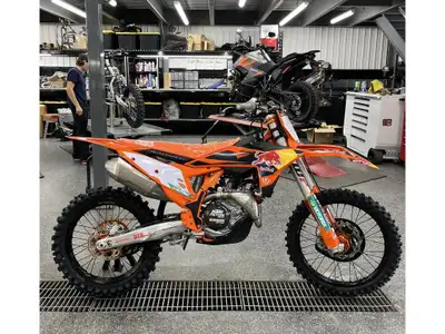 2025 KTM 450 SX-F FACTORY ED 450 SX-F FACTORY 1 cylindres ------------------------------ 2025 KTM 45...