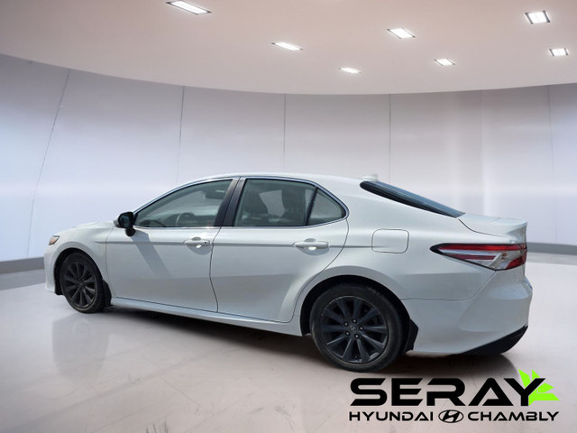 TOYOTA CAMRY 2019 LE AUTO SIEGES CHAUFFANTS CAMERA BLUETOOTH dans Autos et camions  à Longueuil/Rive Sud - Image 3