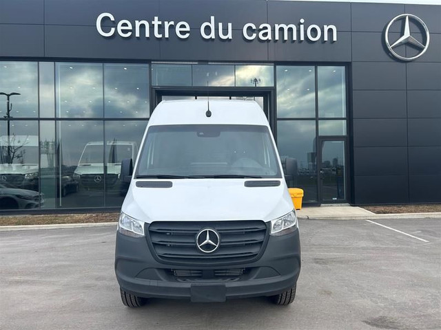 2023 Mercedes-Benz Sprinter 2500 170 Wheelbase High Roof Ensembl in Cars & Trucks in Laval / North Shore - Image 2