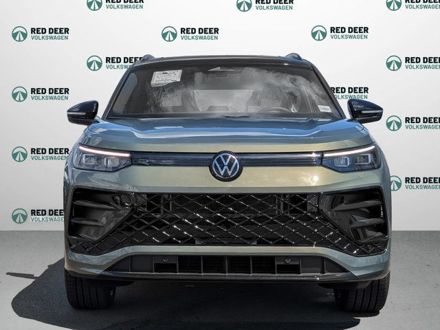 2025 Volkswagen Tiguan Comfortline R-Line Black Edition in Cars & Trucks in Red Deer - Image 3