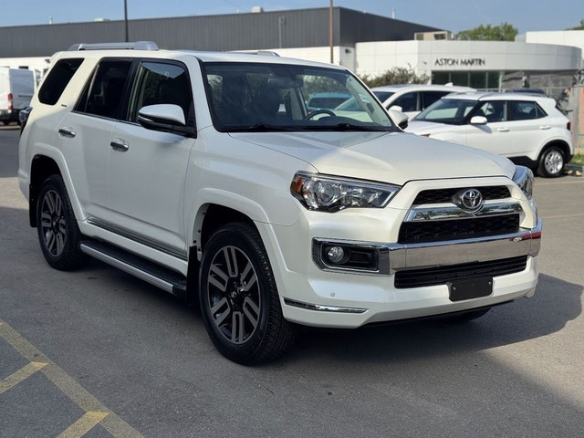 2019 Toyota 4Runner LIMITED w/ LOW KMS / LEATHER / SUNROOF in Cars & Trucks in Calgary - Image 3