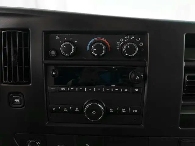 2023 GMC Savana Cargo Van 2500 BOITE COURTE - MAGS - CLIMATISATI in Cars & Trucks in Québec City - Image 18
