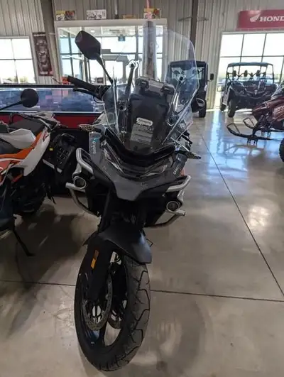 DEMO Unit 2024 CFMOTO 800S IBEX. Comes with hard cases, aftermarket windshield, and Oxford heated gr...