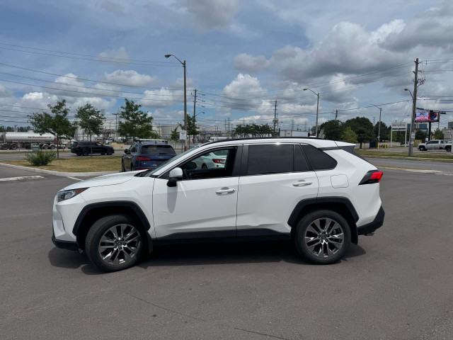 2020 Toyota RAV4 XLE AWD LEATHER SUNROOF L/ASSIST B/SPOT CARPLAY in Cars & Trucks in City of Toronto - Image 4