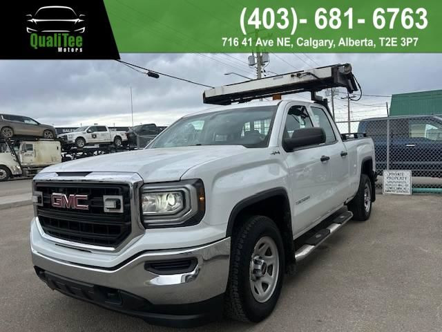 2017 GMC Sierra 1500 4WD Double Cab 143.5" in Cars & Trucks in Calgary