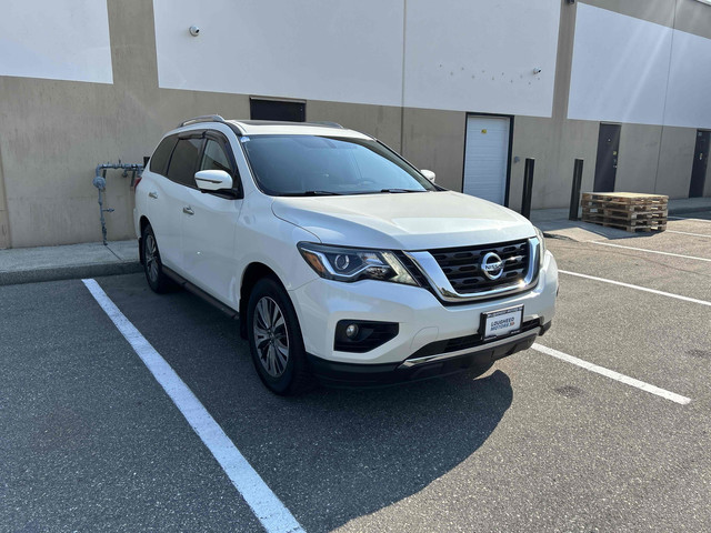 2017 Nissan Pathfinder S in Cars & Trucks in Mission