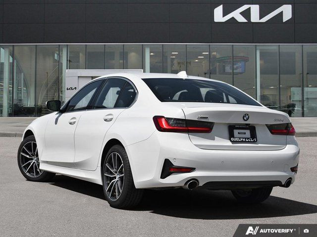 2022 BMW 3 Series 330i xDrive | Sunroof | Leather in Cars & Trucks in Guelph - Image 4