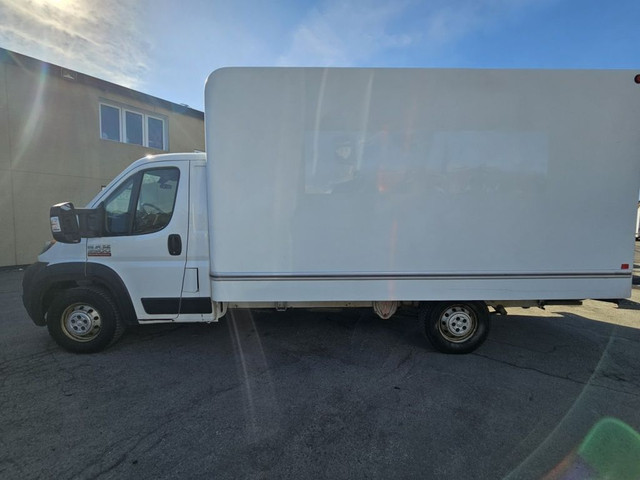 2014 Ram ProMaster 3500 Cutaway Boite 14 Pied $795/Mois in Cars & Trucks in City of Montréal - Image 2