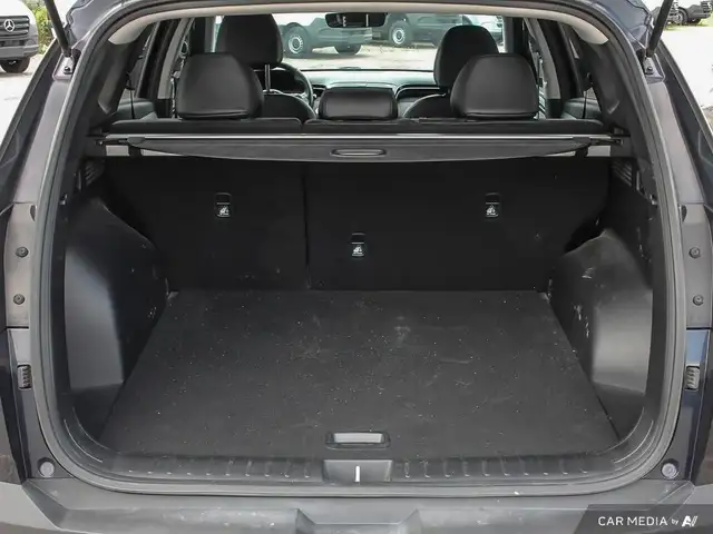 2022 Hyundai Tucson Preferred w/Trend Package AWD | heated fr... in Cars & Trucks in London - Image 11