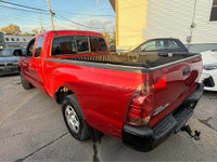 EXTENDED CAB / TWO KEYS / ALWAYS SERVICED AT TOYOTA! CLEAN CAR FAX / NO ACCIDENTS HELLO OTTAWAAAAA!... (image 5)