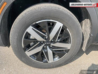 Engine: Gas 4cyl 2.5L L/100Km City: 10.1 L/100Km Hwy: 9.2 Safety Equipment ABS And Driveline Tractio... (image 8)