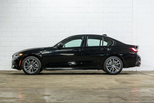 2021 BMW 3 Series 330i xDrive Sedan | Premium | Accès Confort in Cars & Trucks in City of Montréal - Image 4